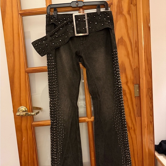 Jaded London Denim - Jaded London Black Studded Flared Jeans with Belt